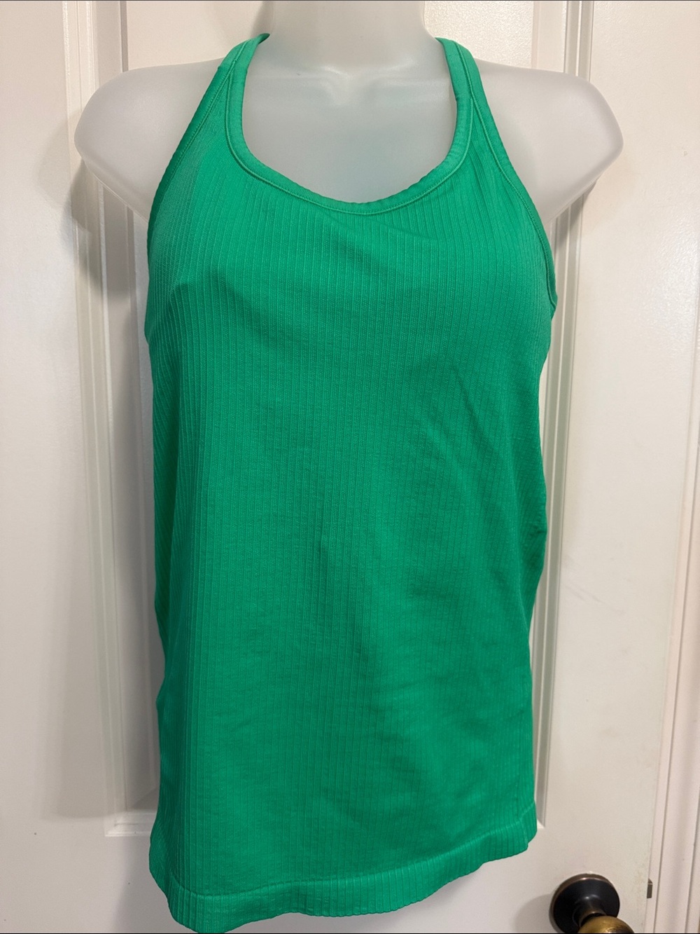 Ribbed razor back sport top size L